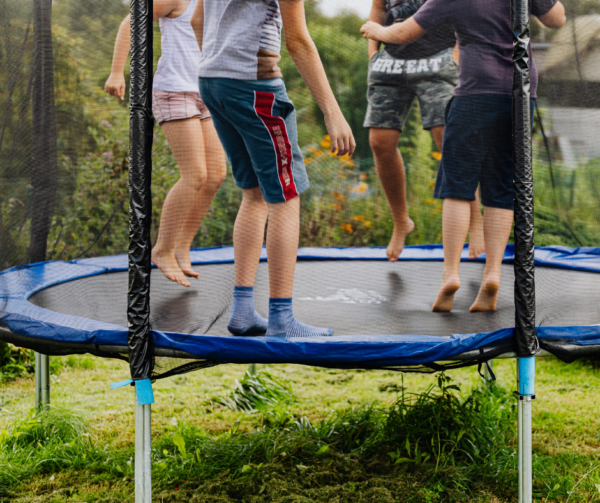 Skal den gamle trampolin smides ud?